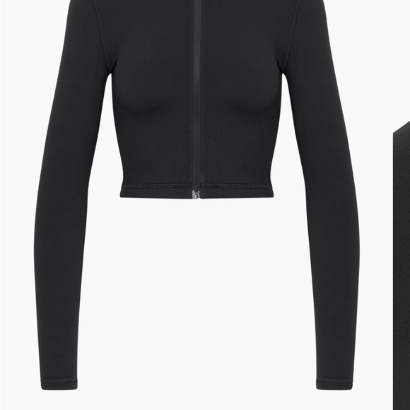 Gently worn TNAction BUTTER cropped limit zip up - Picture 2 of 6